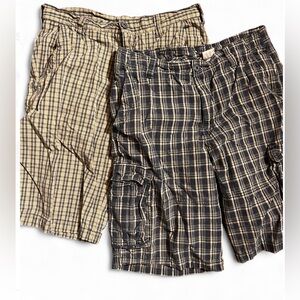 Bundle of two Alpine Design Men’s cargo shorts. Plaid. Size 34